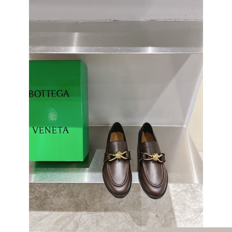 bo*te*ga Ve*ne*ta leather shoes